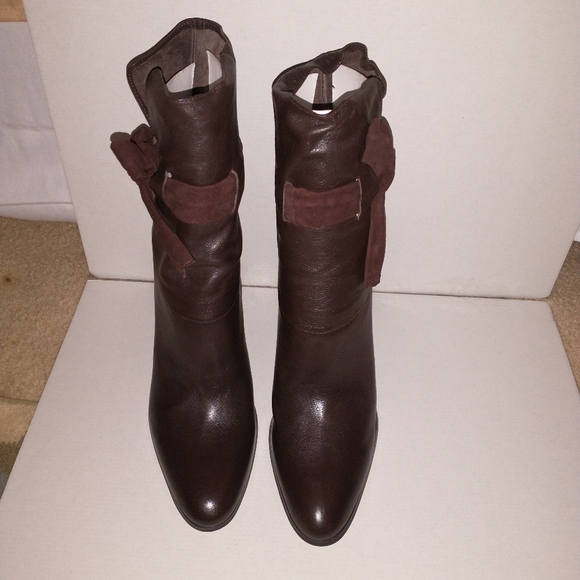 Charles by Charles David Booties Brown sz 10 NIB - Picture 9 of 9
